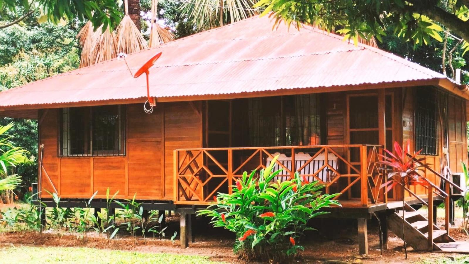 Manish Hotel Ecólogico Pucallpa Exterior foto